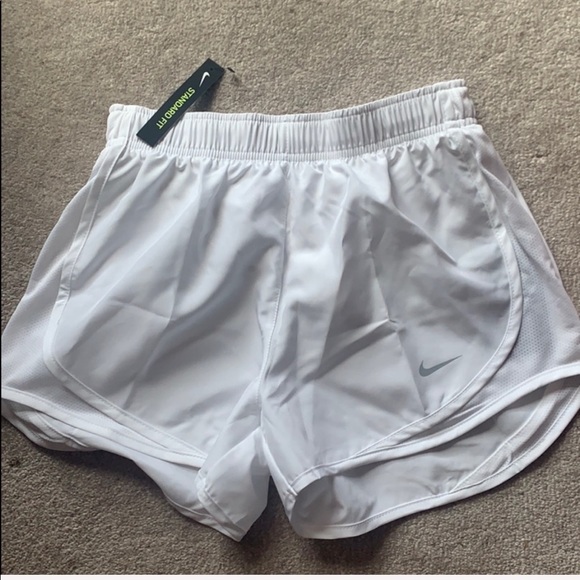 Nike Standard Fit Shorts - Picture 1 of 1